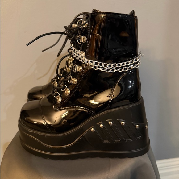 Black Patent Platform Boots w Chain Detail Women’s EU 39 US 8 Goth Y2K - Picture 5 of 9